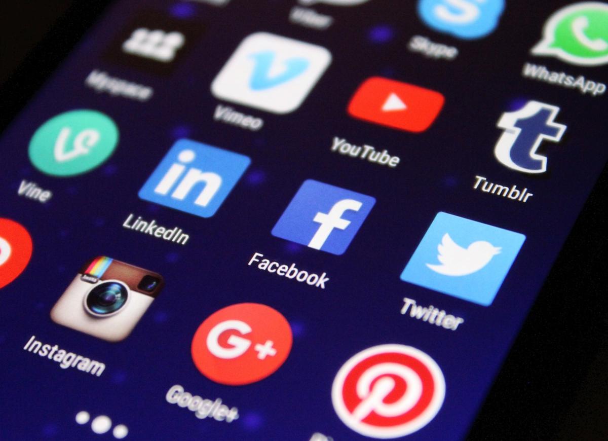 Quelles stratégies adopter pour mettre en avant ses produits locaux sur les réseaux sociaux ?